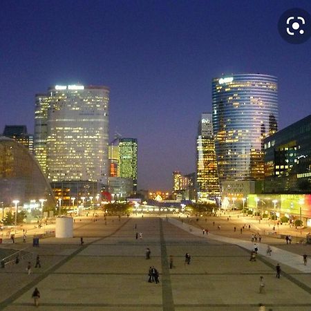 Studio Neuf Paris La Defense Metro 15 Rueil - Suresnes - Mont Valerien Buitenkant foto