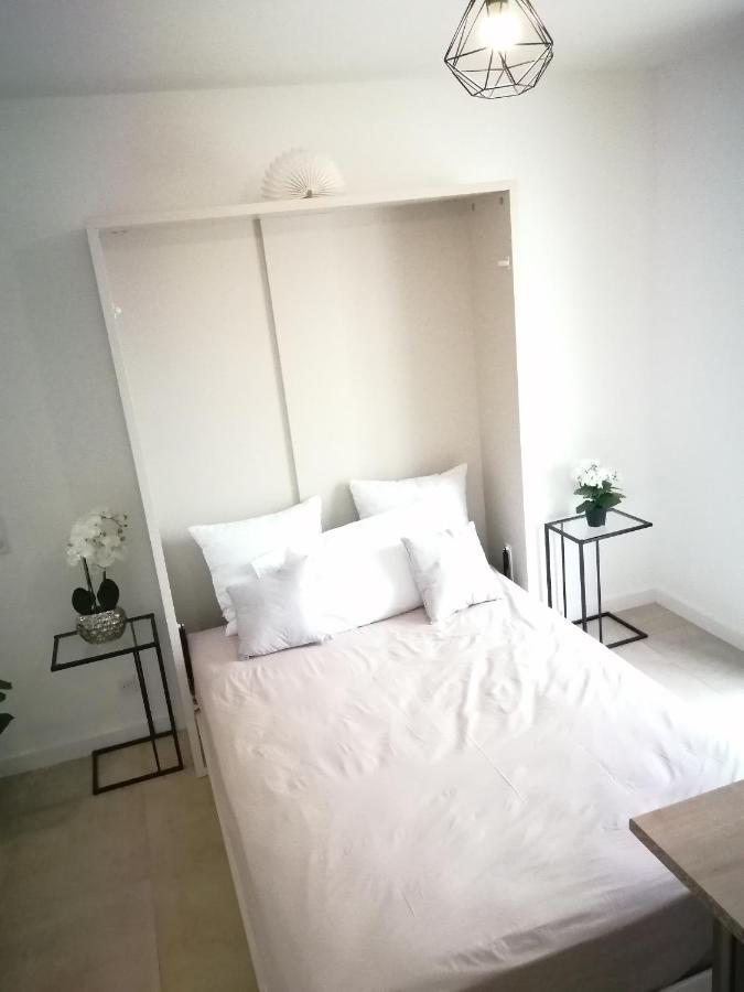 Studio Neuf Paris La Defense Metro 15 Rueil - Suresnes - Mont Valerien Buitenkant foto