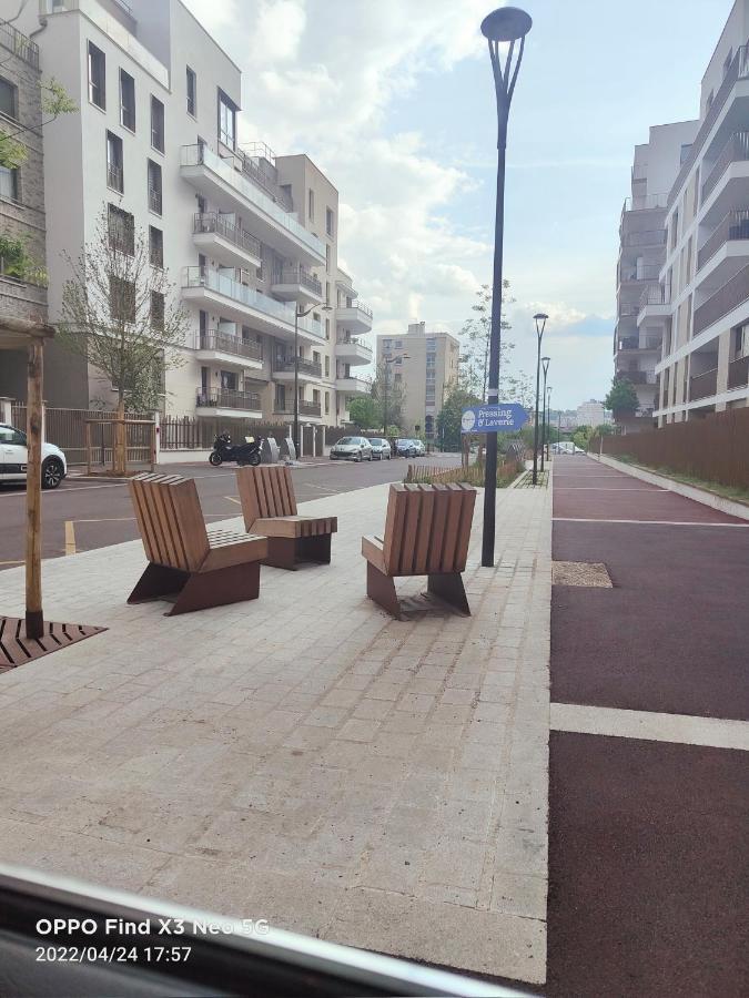 Studio Neuf Paris La Defense Metro 15 Rueil - Suresnes - Mont Valerien Buitenkant foto